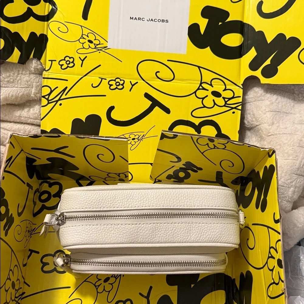 Marc Jacobs Ivory Crossbody Bag - Picture 3 of 6